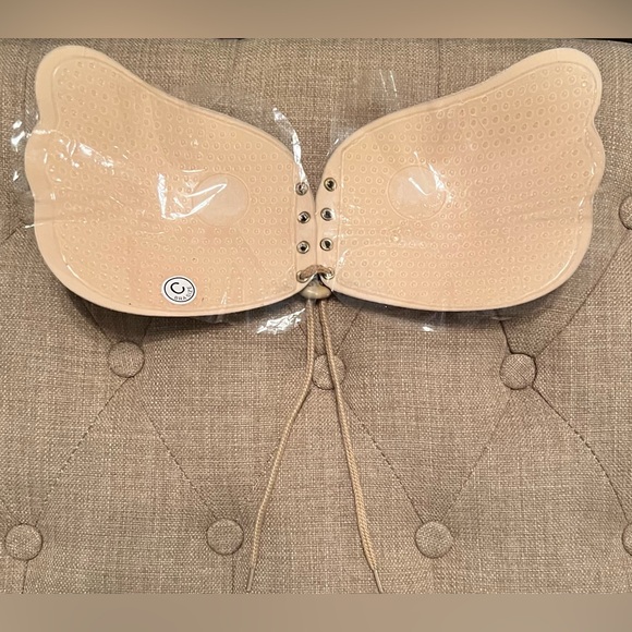 Seamless Nude Strapless Bra - Picture 10 of 10